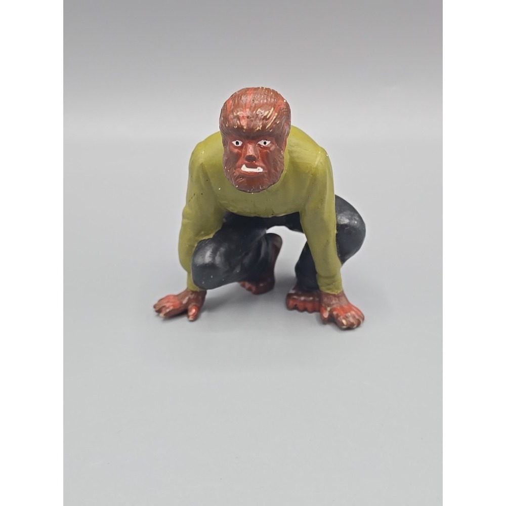 1991 Universal Monsters Wolfman crouching Vintage figure 3" Pvc